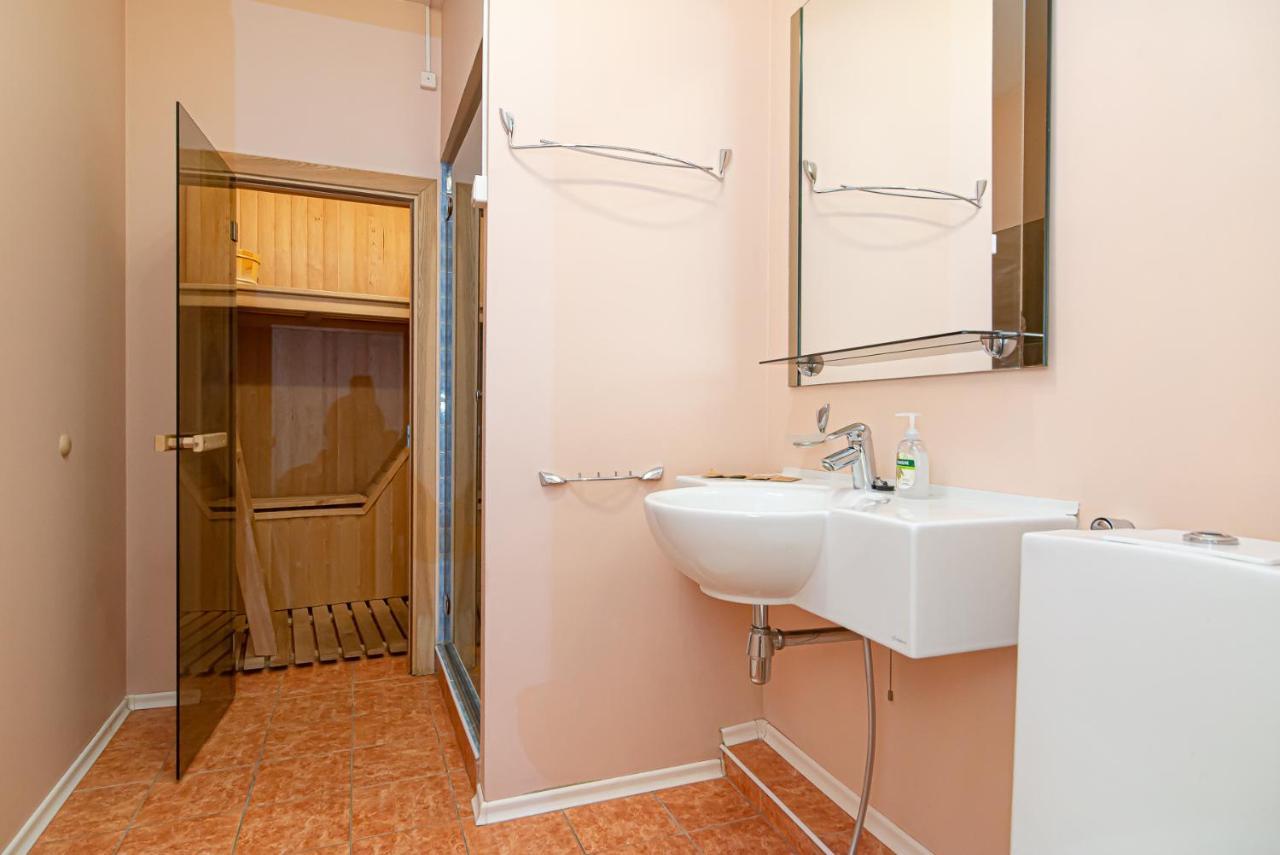 Spacious 2-Bedroom Apartment With Sauna In Vilnius Old Town By Urban Rent Exterior foto